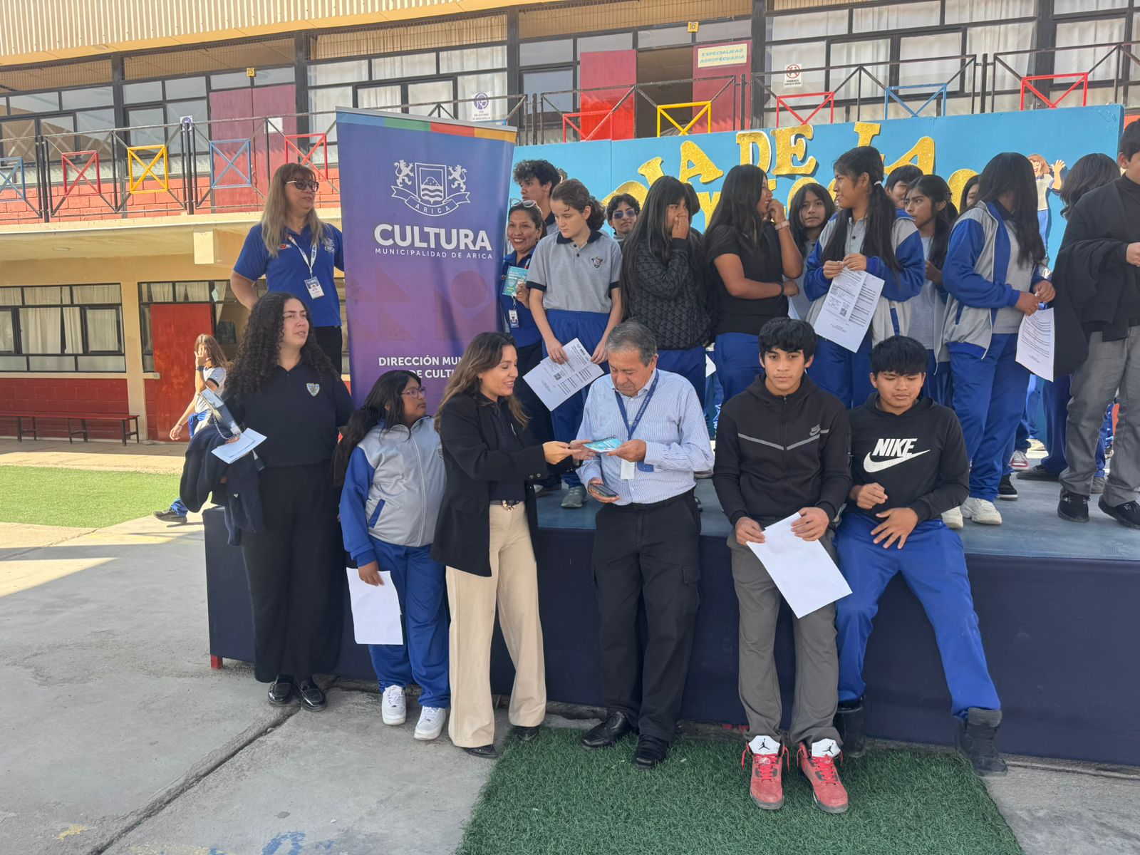 Visita del escritor ariqueño Hermann Mondaca Raiteri